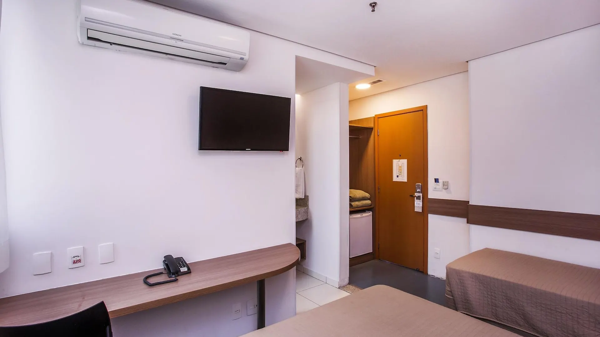 Total Hotel São Paulo 3*,  Brasil